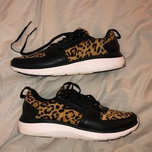 Vionic black and leopard print leather sneaker